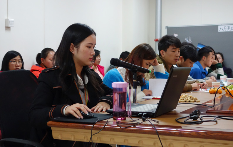 昆明天度网络公司从2013年开始筹备新媒体营销公益讲座和老客户网络营销沙龙，我们邀请了国内网络营销和移动互联网营销专家亲临公司，为保证培训质量和沟通效果，我们每次只邀请20-30家老客户参加（全免费），我们将秉承全公益、全免费、不推销任何产品和服务、只讲干货等原则，为新老客户创造更多价值。